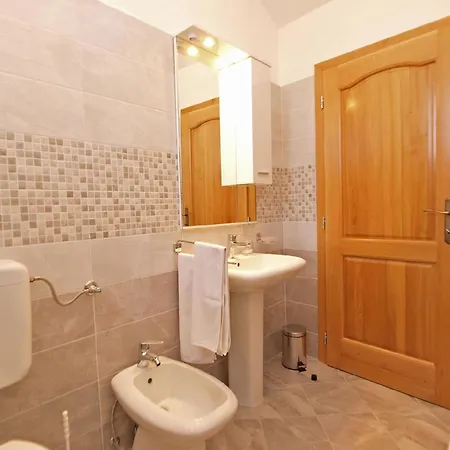 Fuer 4 Personen Ca 60 Qm In Rovinj, Istrien Istrische Riviera *
